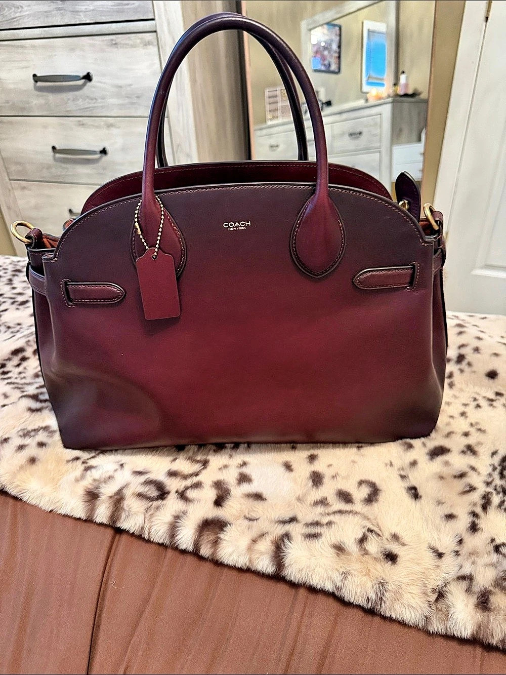 Coach Empire 40